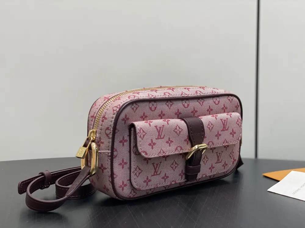 Louis Vuitton Vintage denim a bag 22 cm for camera — Photo 2