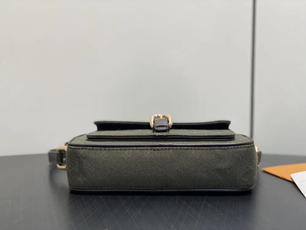 Louis Vuitton Вінтажна джинсова сумка 22 см для фотоапарата — Фото 4