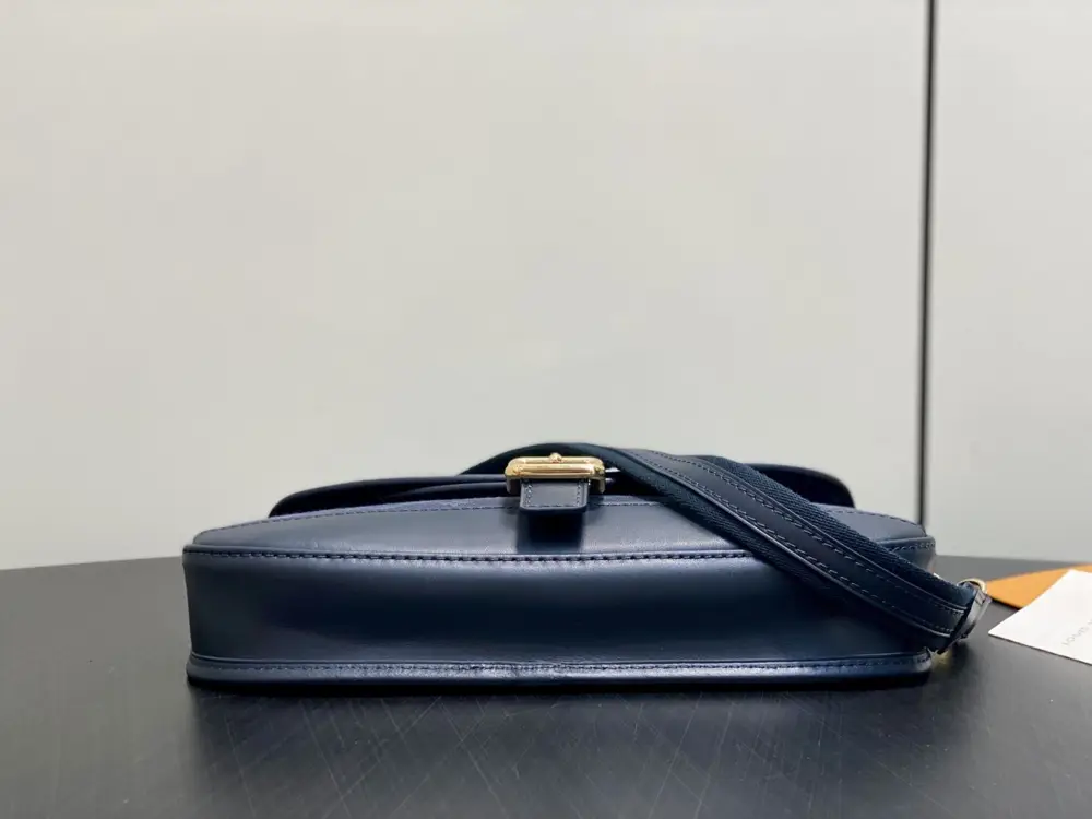 Louis Vuitton Вінтажна джинсова сумка багет 26 см — Фото 4