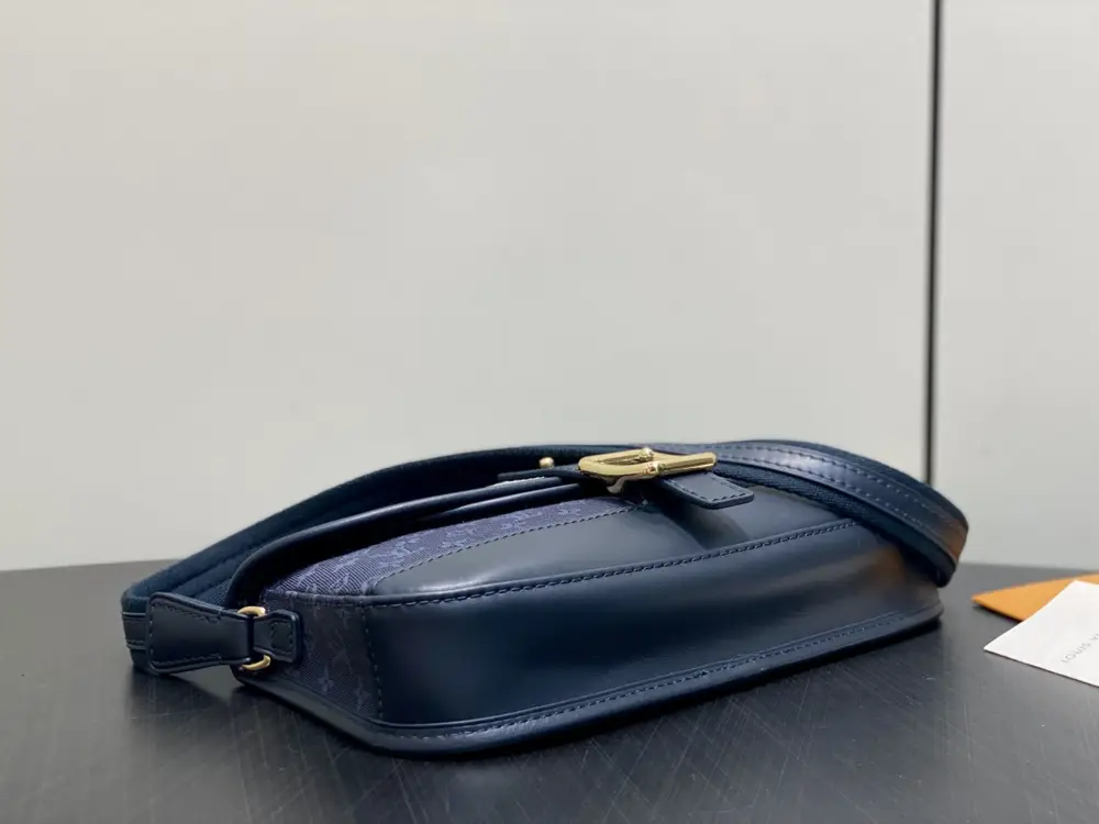 Louis Vuitton Вінтажна джинсова сумка багет 26 см — Фото 5