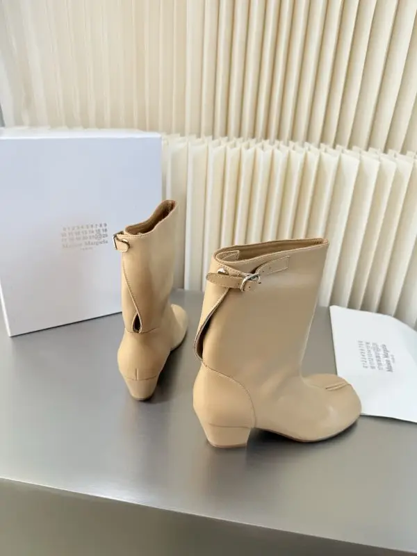 Maison Margiela MM6 Ботильоны с разделенным носком на каблуке — Фото 5