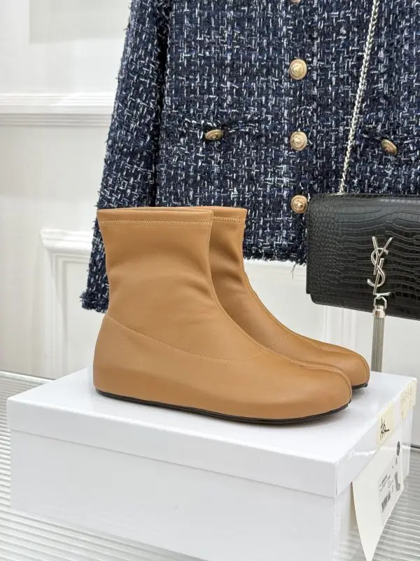 Maison Margiela MM6 — Ботильоны с раздельным носком и эластичным голенищем