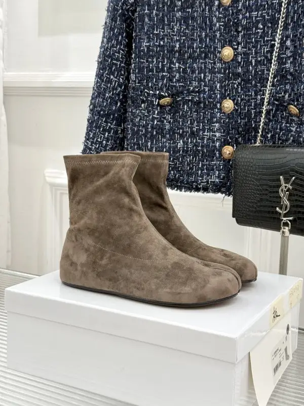 Maison Margiela MM6 — Ботильйони з роздільним носком і еластичним халявою