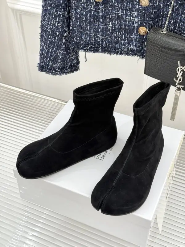 Maison Margiela MM6 Ботильоны с раздельным носком и эластичным голенищем — Фото 2