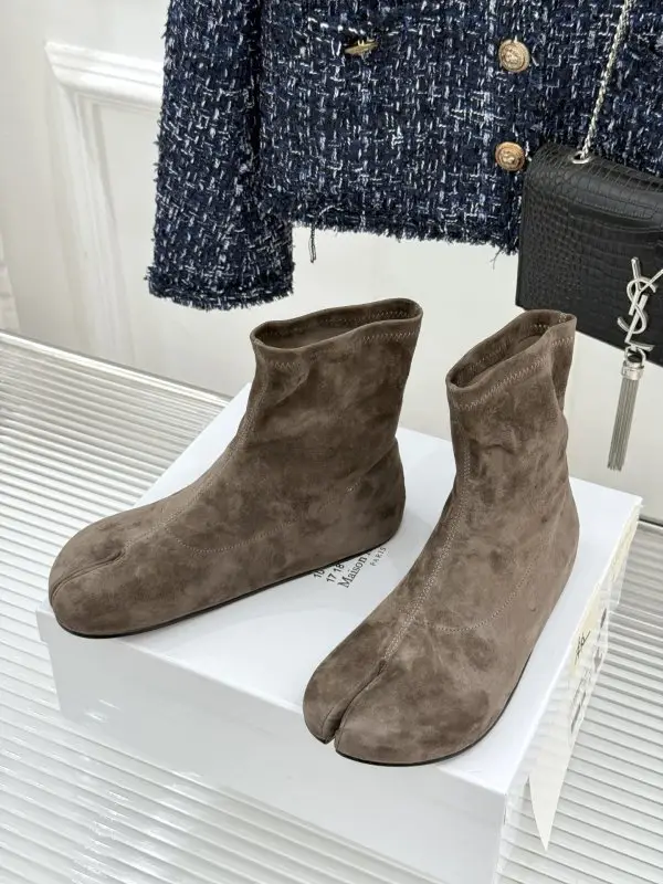 Maison Margiela MM6 Ботильоны с раздельным носком и эластичным голенищем — Фото 2