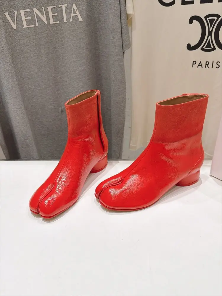 Maison Margiela MM6 — Ботильоны с раздельным носком и массивным каблуком