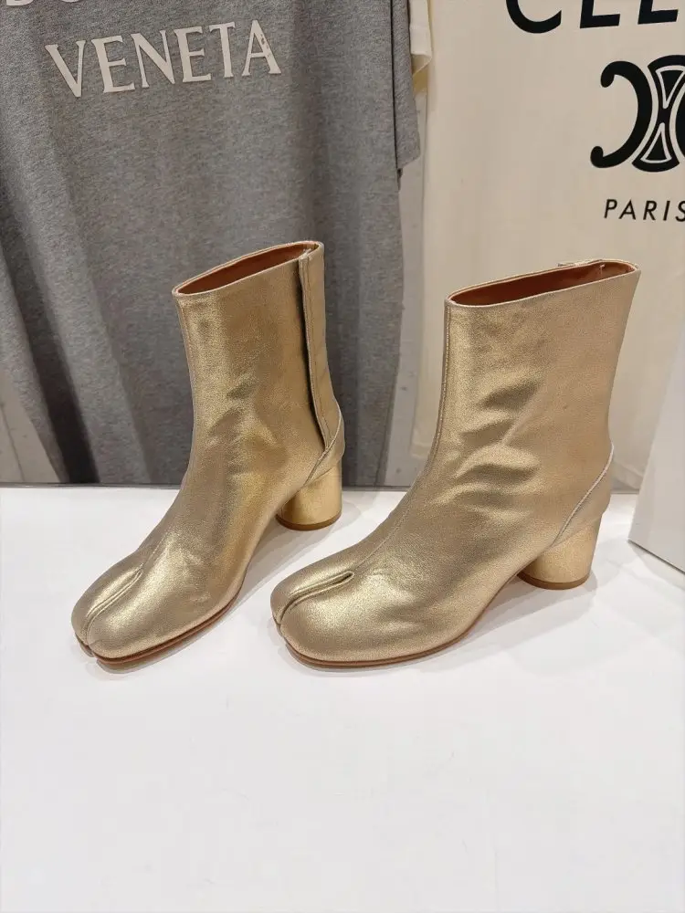 Maison Margiela MM6 Ботильоны с раздельным носком и массивным каблуком — Фото 1