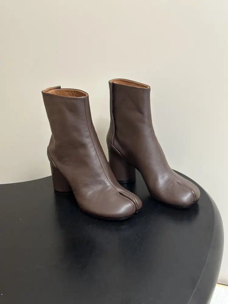 Maison Margiela MM6 — Ankle boots from split the toe and massive heel