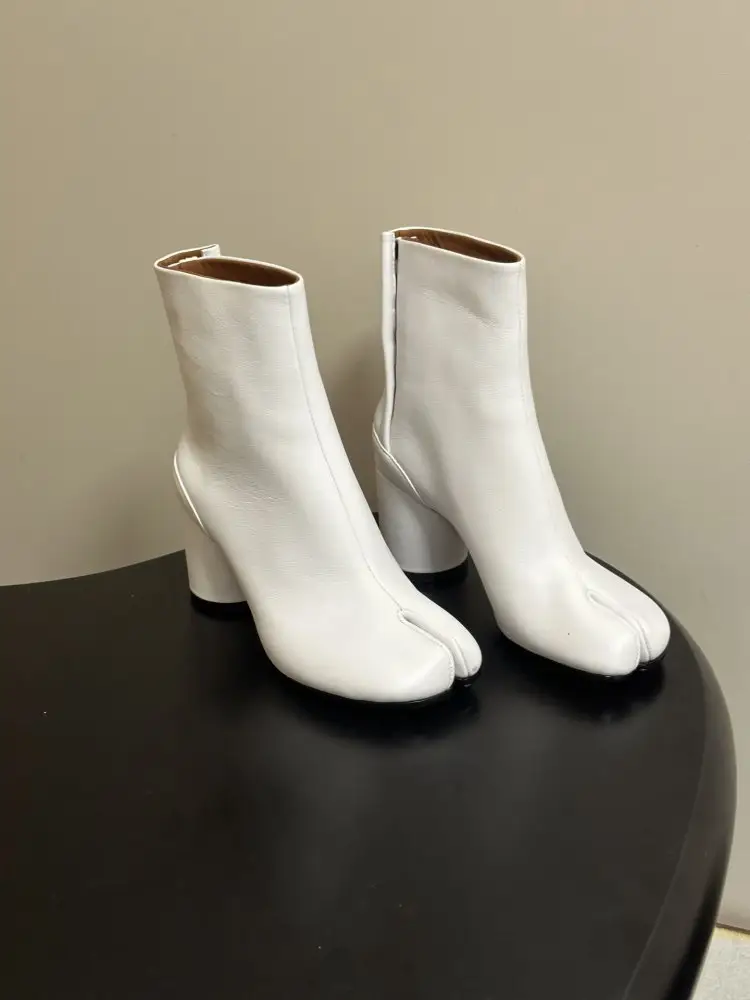 Maison Margiela MM6 — Ankle boots from split the toe and massive heel