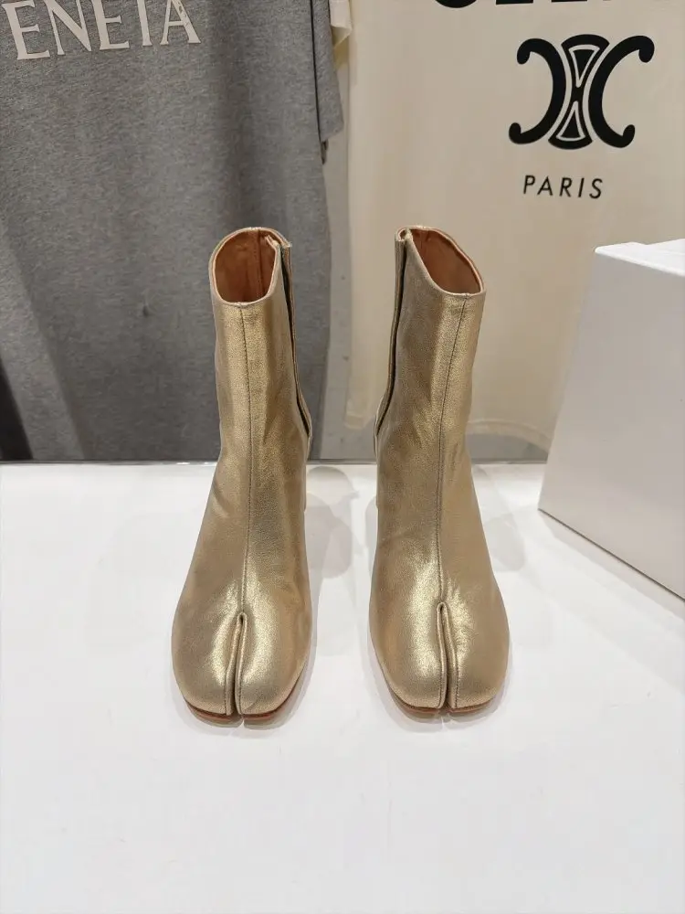 Maison Margiela MM6 Ботильоны с раздельным носком и массивным каблуком — Фото 2