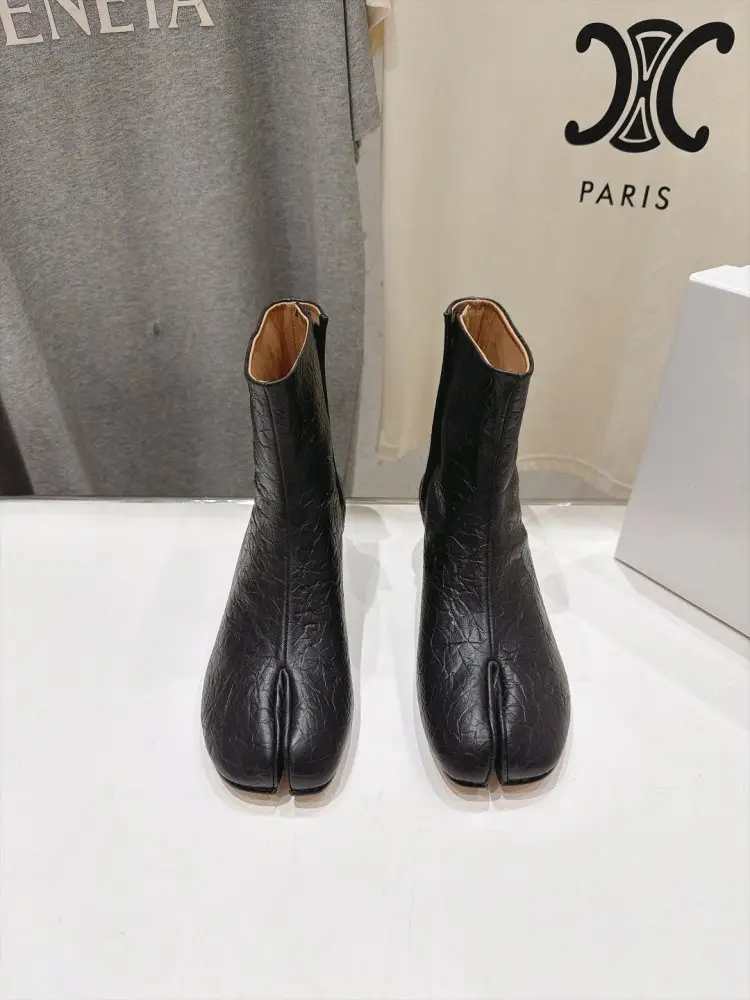 Maison Margiela MM6 Ботильоны с раздельным носком и массивным каблуком — Фото 2