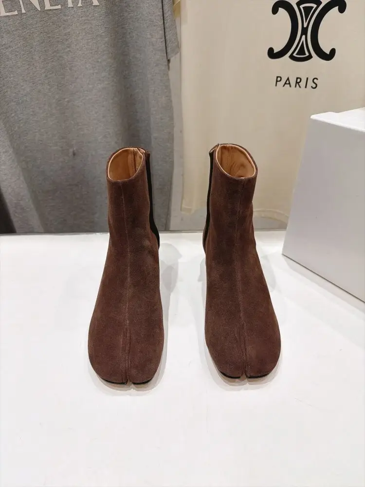 Maison Margiela MM6 Ankle boots from split the toe and massive heel — Photo 2