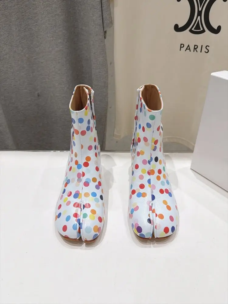 Maison Margiela MM6 Ankle boots from split the toe and massive heel — Photo 2