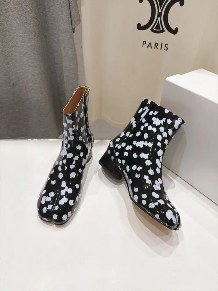 Maison Margiela MM6 Ботильоны с раздельным носком и массивным каблуком — Фото 3