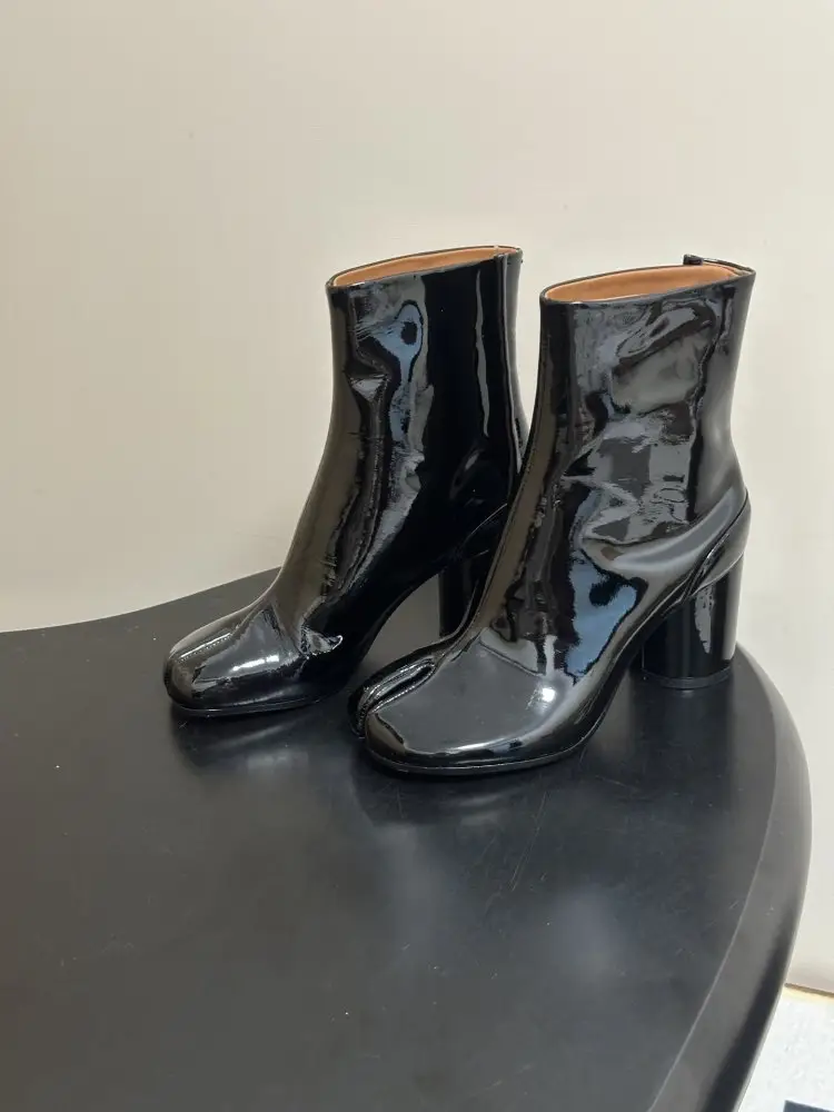 Maison Margiela MM6 Ботильоны с раздельным носком и массивным каблуком — Фото 3