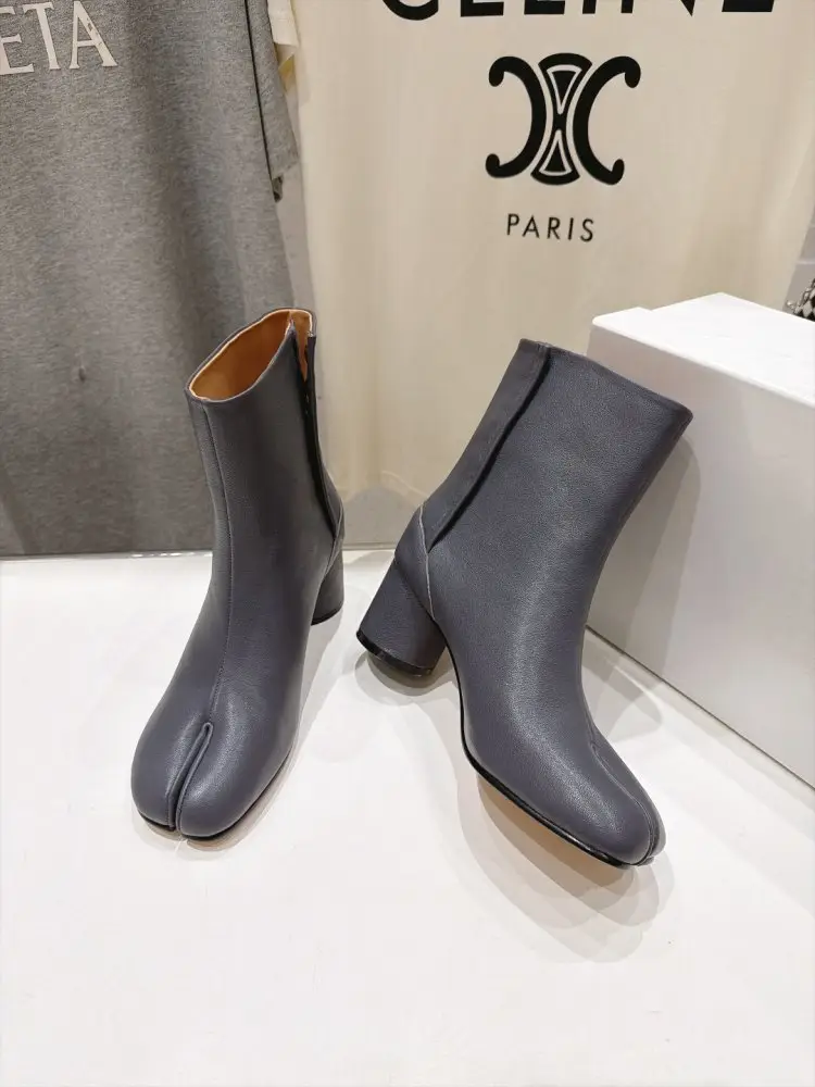 Maison Margiela MM6 Ботильоны с раздельным носком и массивным каблуком — Фото 3