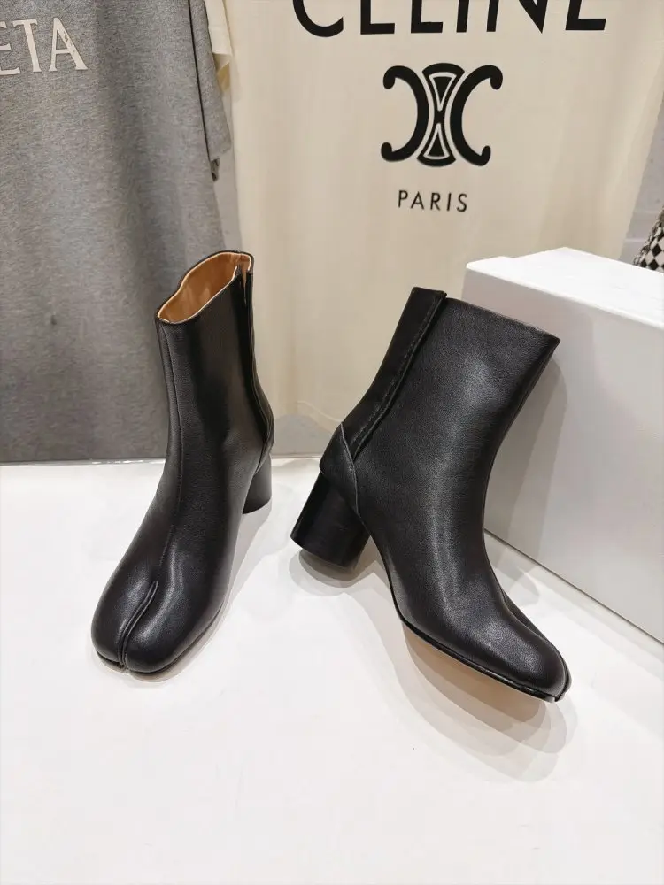 Maison Margiela MM6 Ботильоны с раздельным носком и массивным каблуком — Фото 3