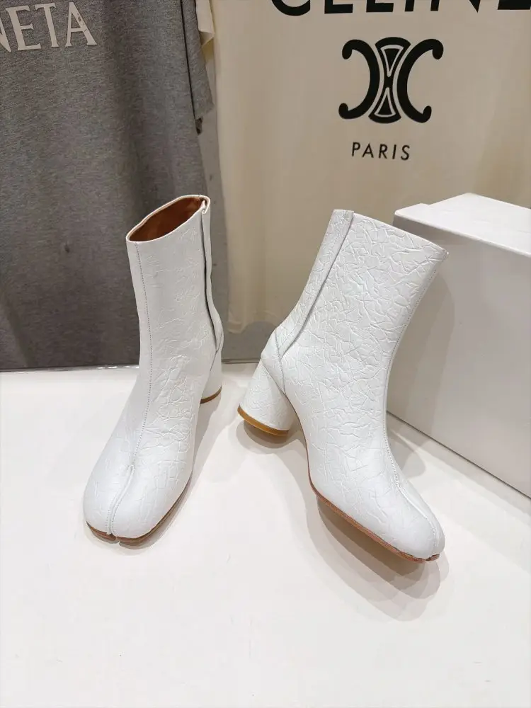 Maison Margiela MM6 Ankle boots from split the toe and massive heel — Photo 3