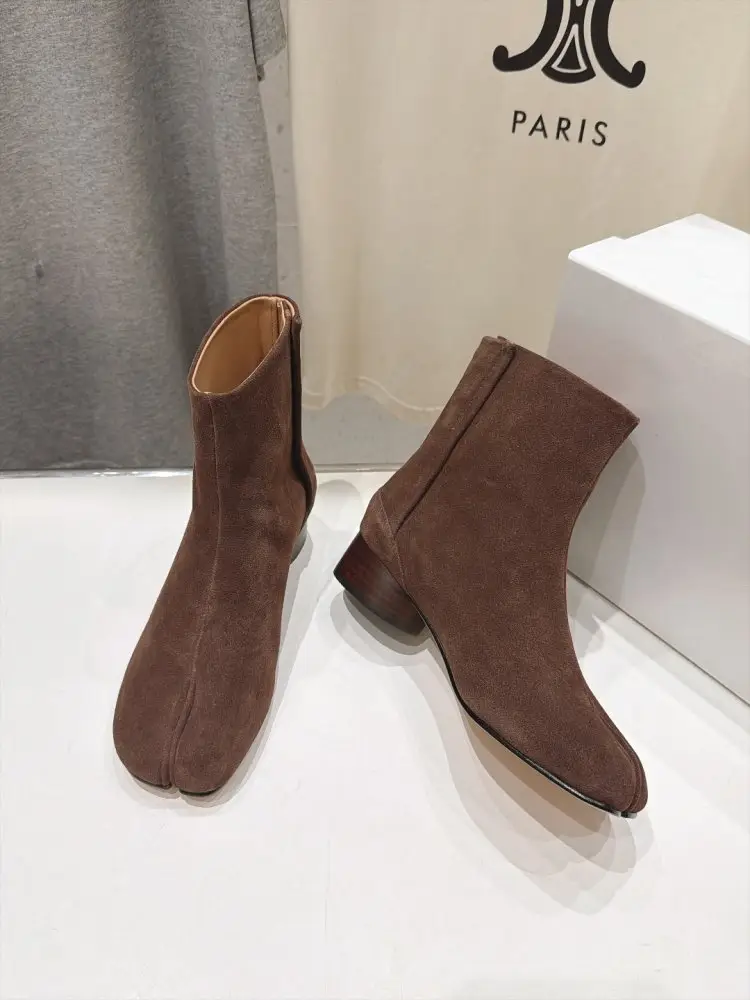 Maison Margiela MM6 Ankle boots from split the toe and massive heel — Photo 3