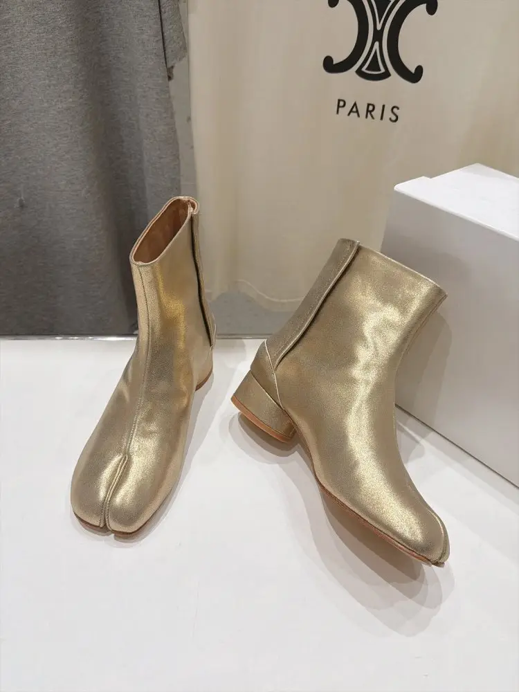 Maison Margiela MM6 Ankle boots from split the toe and massive heel — Photo 3