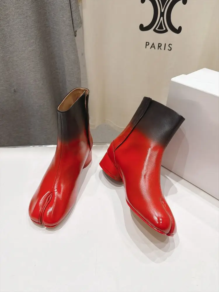 Maison Margiela MM6 Ankle boots from split the toe and massive heel — Photo 3