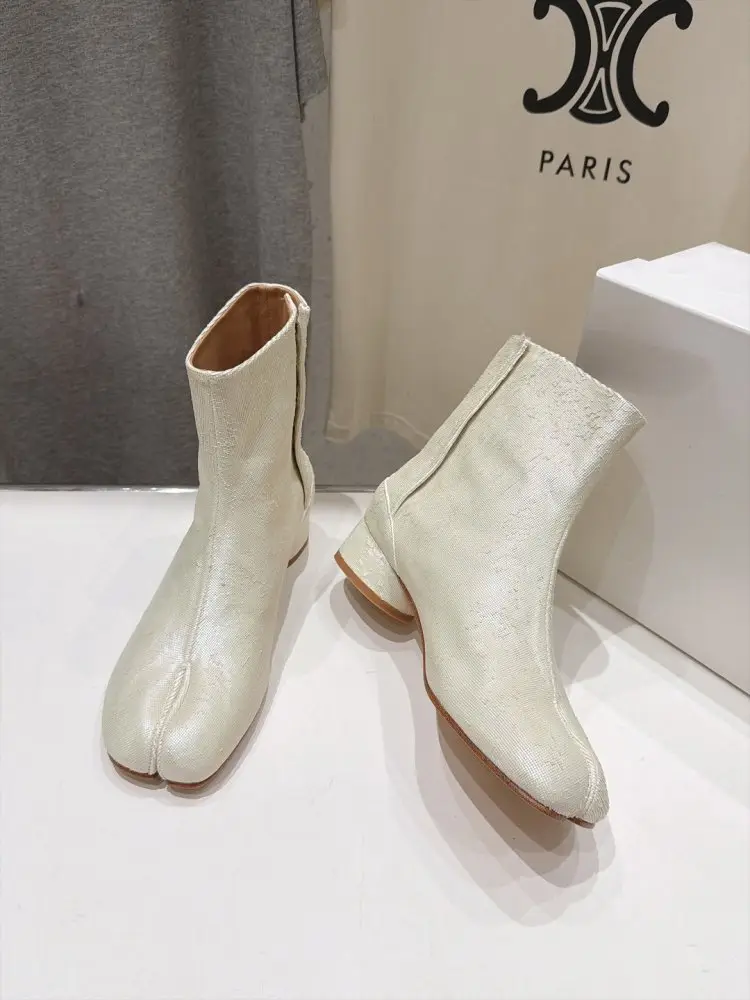 Maison Margiela MM6 Ankle boots from split the toe and massive heel — Photo 3