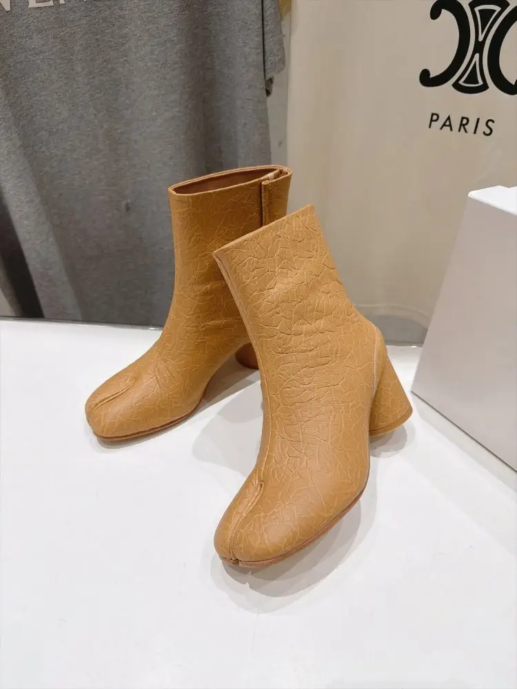 Maison Margiela MM6 Ботильоны с раздельным носком и массивным каблуком — Фото 4