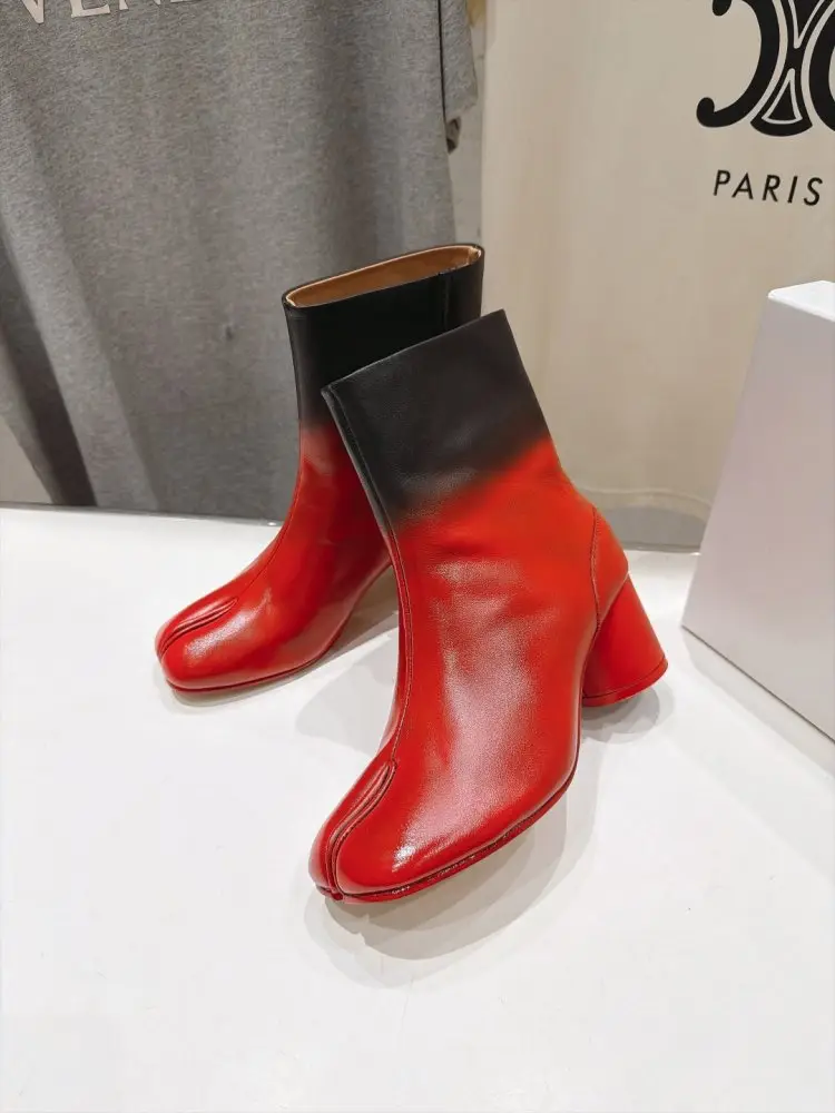 Maison Margiela MM6 Ботильоны с раздельным носком и массивным каблуком — Фото 4