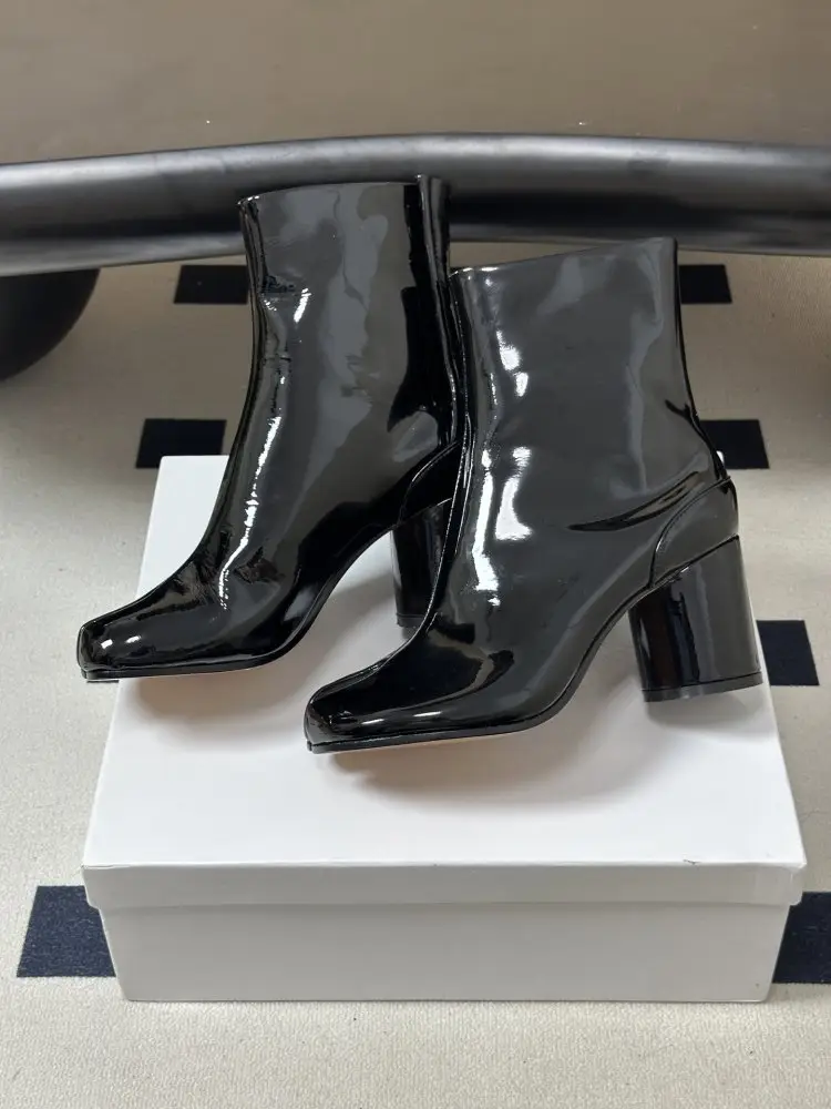 Maison Margiela MM6 Ботильоны с раздельным носком и массивным каблуком — Фото 4