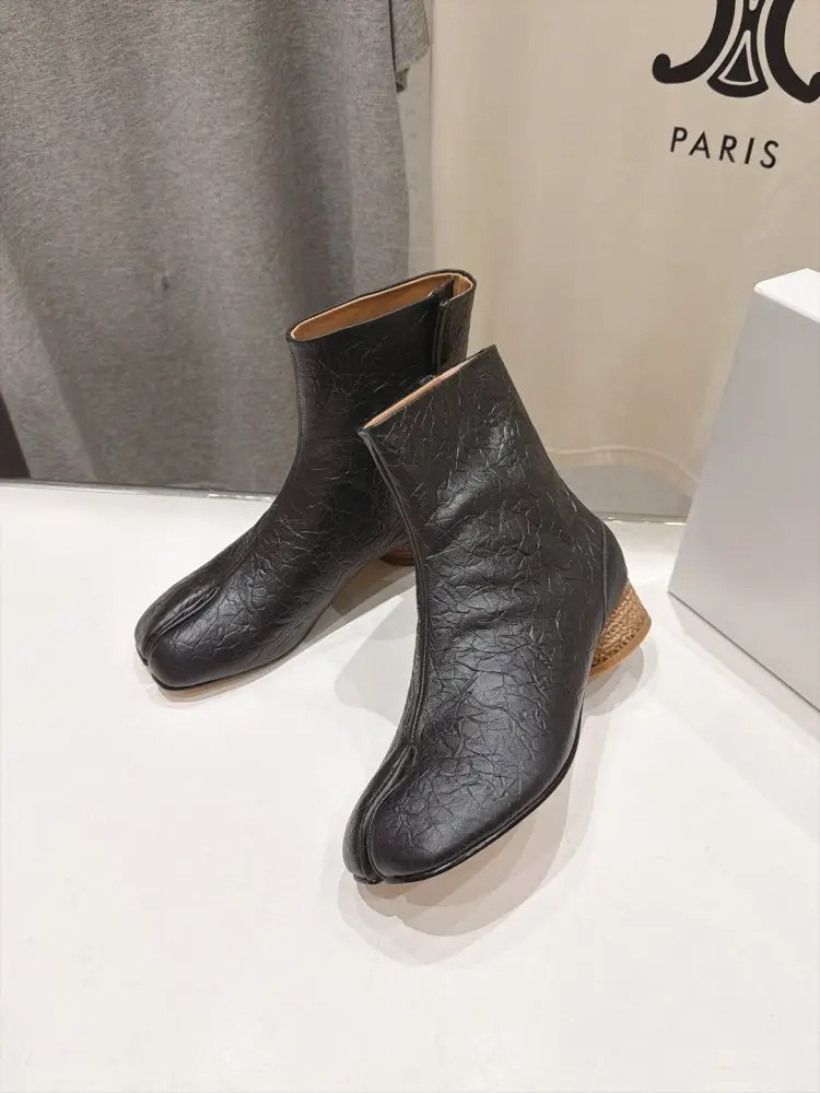 Maison Margiela MM6 Ботильоны с раздельным носком и массивным каблуком — Фото 4