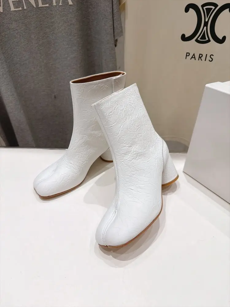 Maison Margiela MM6 Ankle boots from split the toe and massive heel — Photo 4