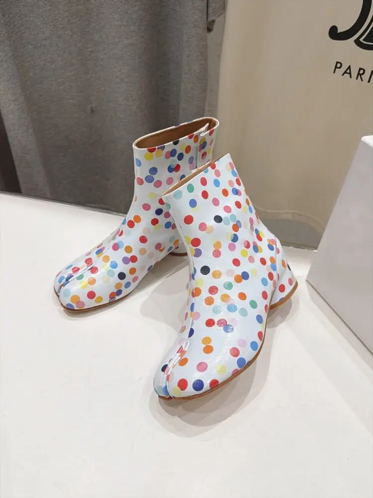 Maison Margiela MM6 Ankle boots from split the toe and massive heel — Photo 4
