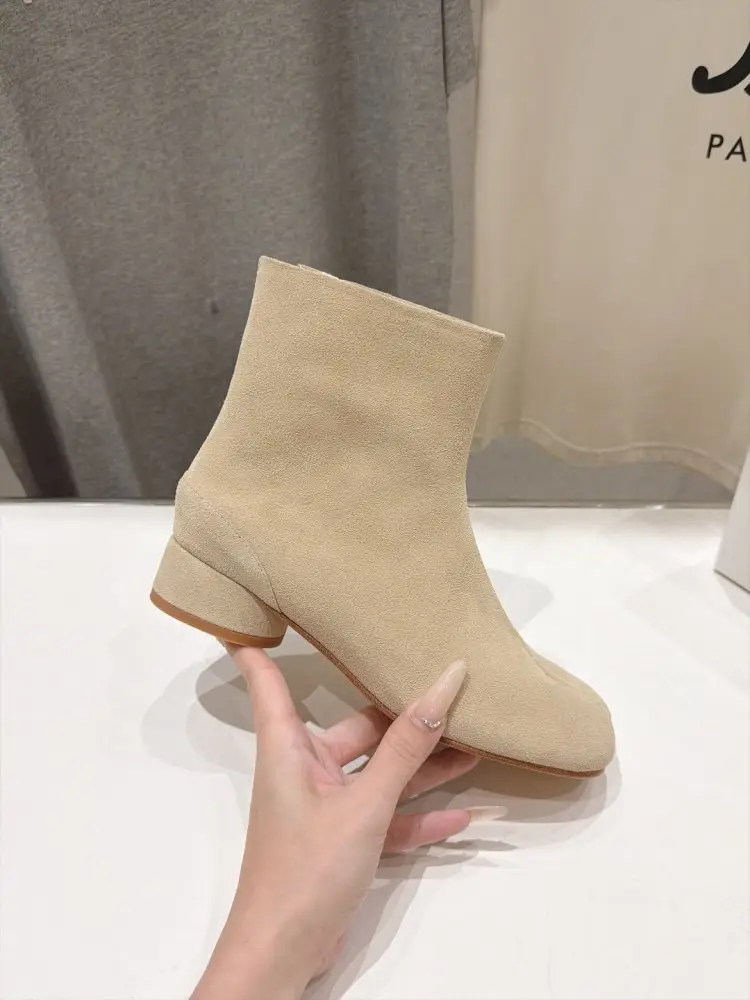 Maison Margiela MM6 Ботильоны с раздельным носком и массивным каблуком — Фото 5