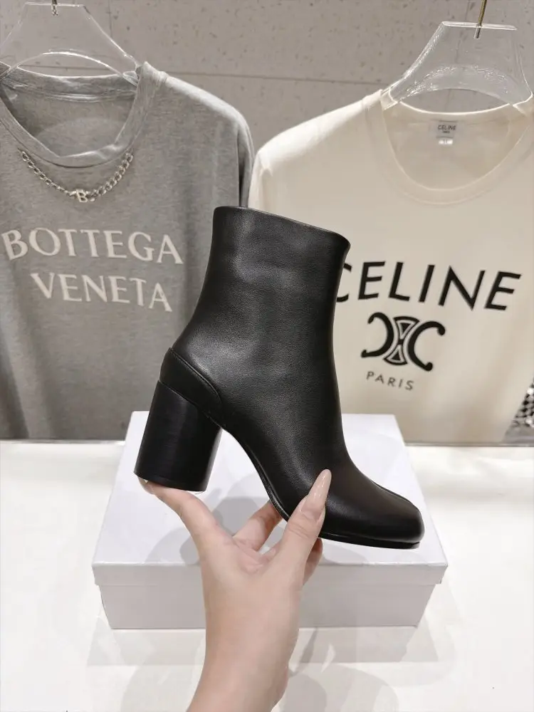 Maison Margiela MM6 Ботильоны с раздельным носком и массивным каблуком — Фото 5