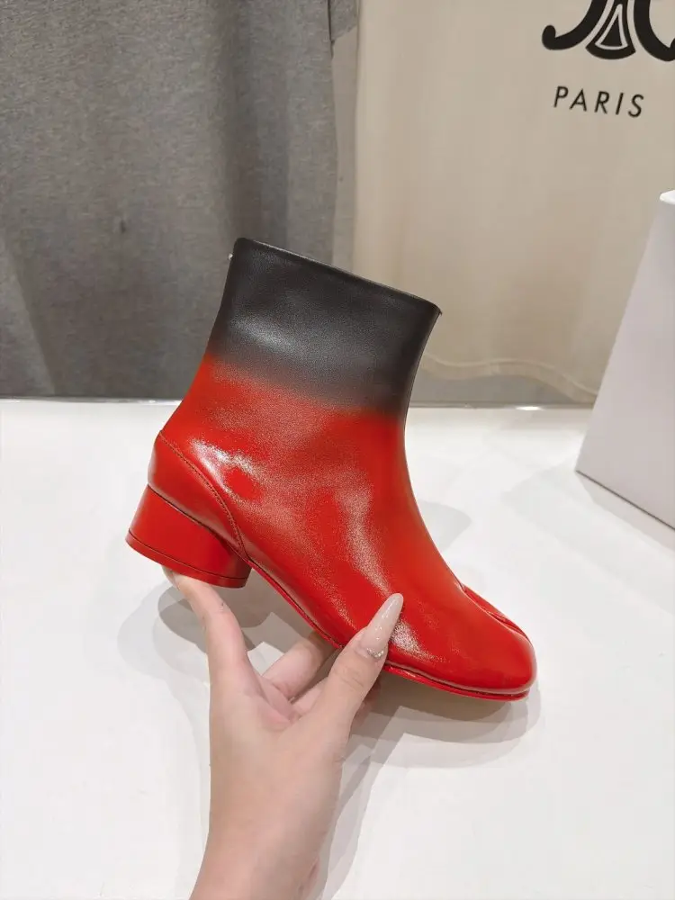 Maison Margiela MM6 Ankle boots from split the toe and massive heel — Photo 5