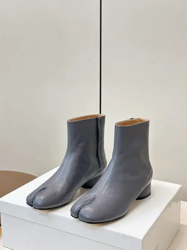 Maison Margiela MM6 — Ботильоны с раздельным носком
