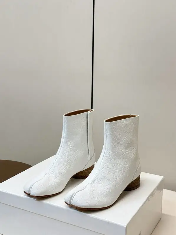 Maison Margiela MM6 — Ботильоны с раздельным носком