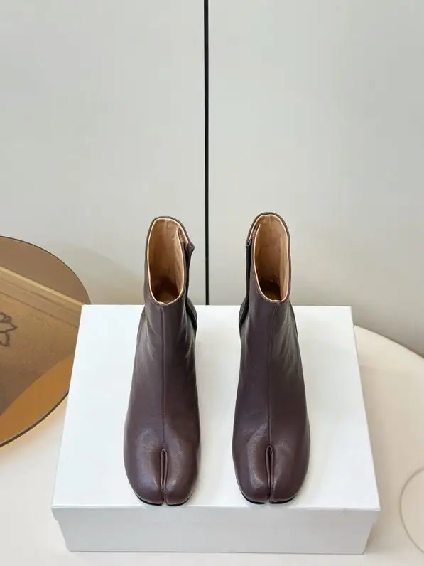 Maison Margiela MM6 Ботильйони з роздільним носком — Фото 2
