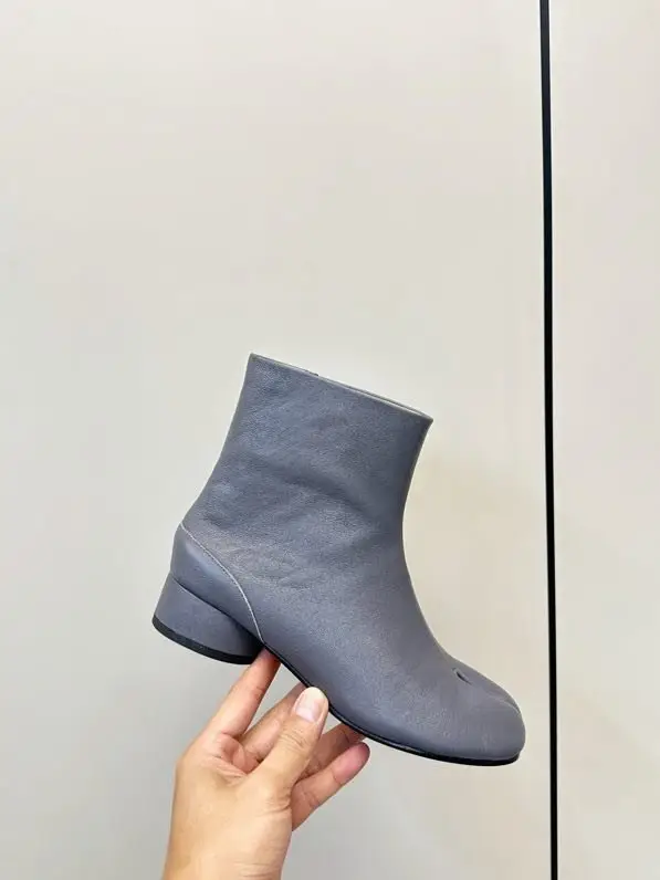 Maison Margiela MM6 Ботильйони з роздільним носком — Фото 3