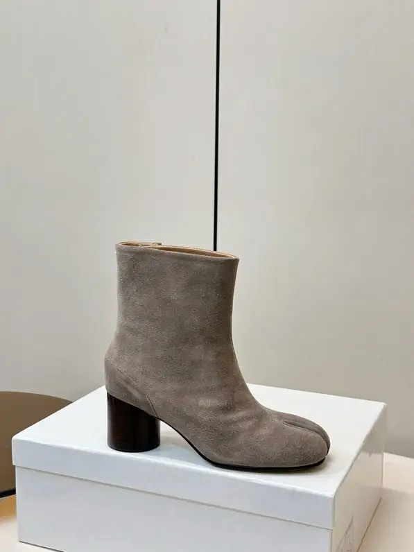Maison Margiela MM6 Ботильйони з роздільним носком — Фото 3