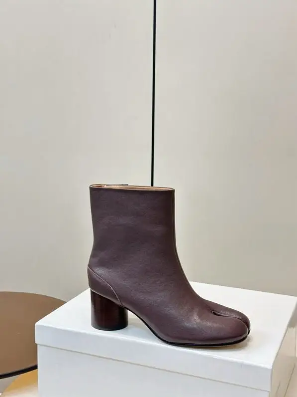 Maison Margiela MM6 Ботильйони з роздільним носком — Фото 3