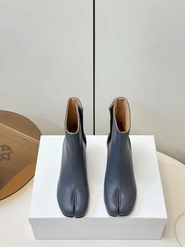 Maison Margiela MM6 Ботильйони з роздільним носком — Фото 4