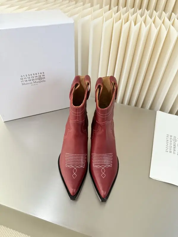 Maison Margiela MM6 Ботильоны MM6 Retro с острым носком и танкеткой — Фото 1