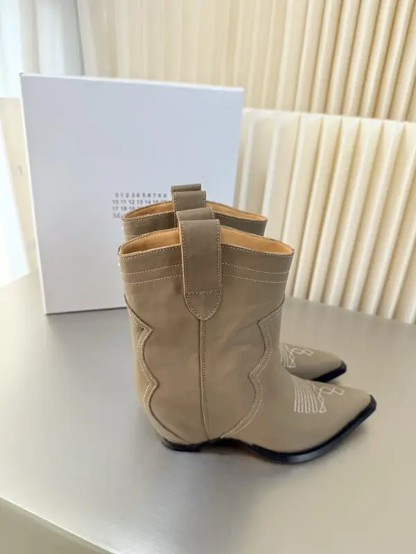 Maison Margiela MM6 Ботильйони MM6 Retro з гострим носком і танкеткой — Фото 2