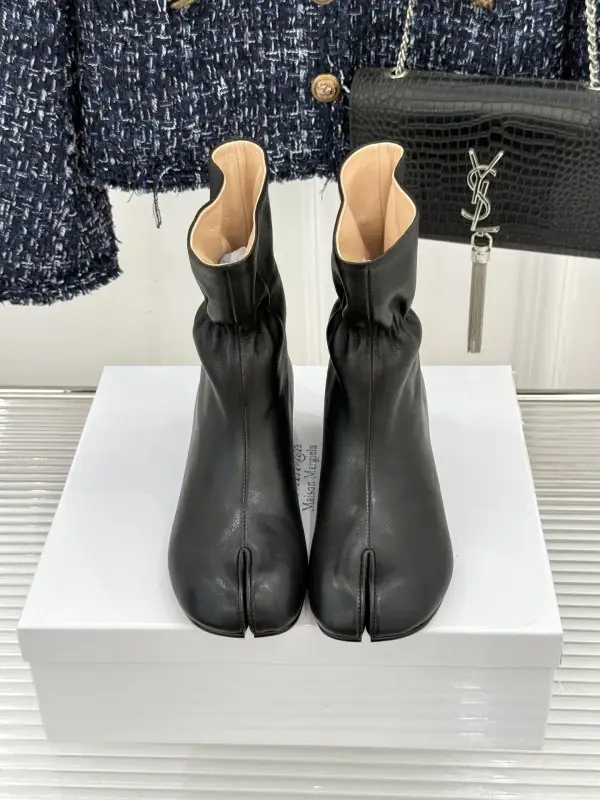 Maison Margiela MM6 Ankle boots on Wedge from split the toe — Photo 4