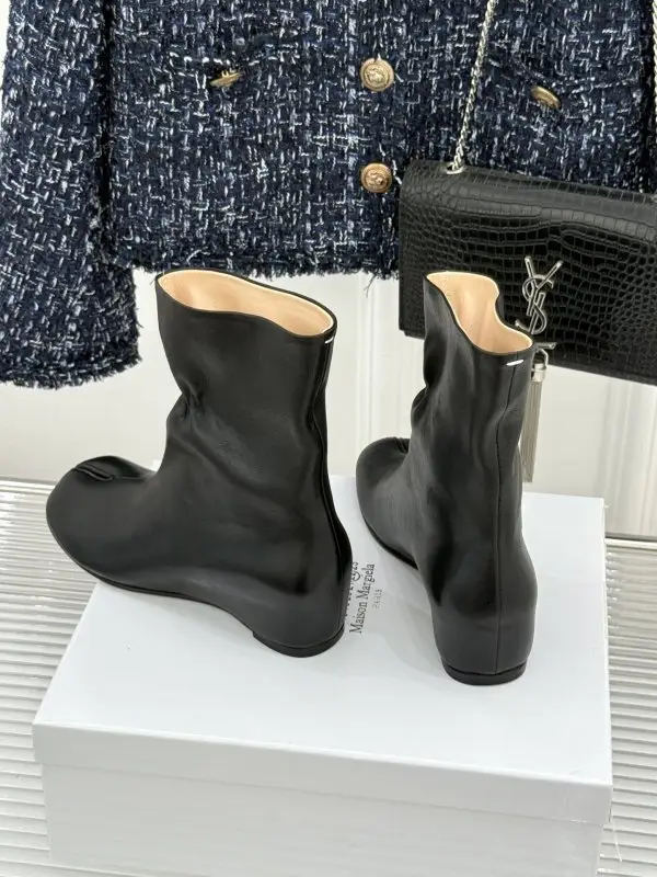 Maison Margiela MM6 Ankle boots on Wedge from split the toe — Photo 5