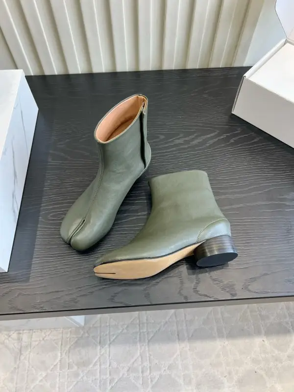 Maison Margiela MM6 — Ботильоны Tabi с раздвоенным носком