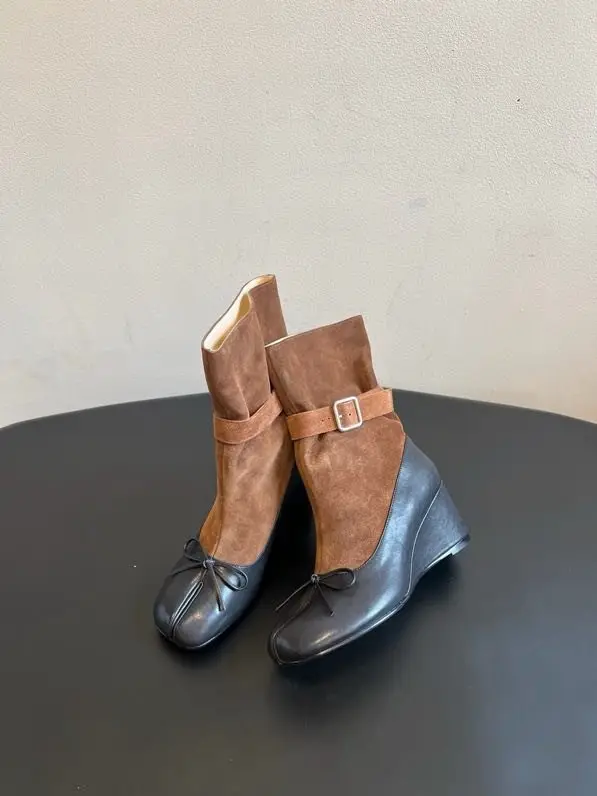 Maison Margiela MM6 — Ботильоны Tabi с разрезным носком на танкетке