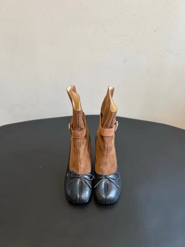 Maison Margiela MM6 Ботильоны Tabi с разрезным носком на танкетке — Фото 2