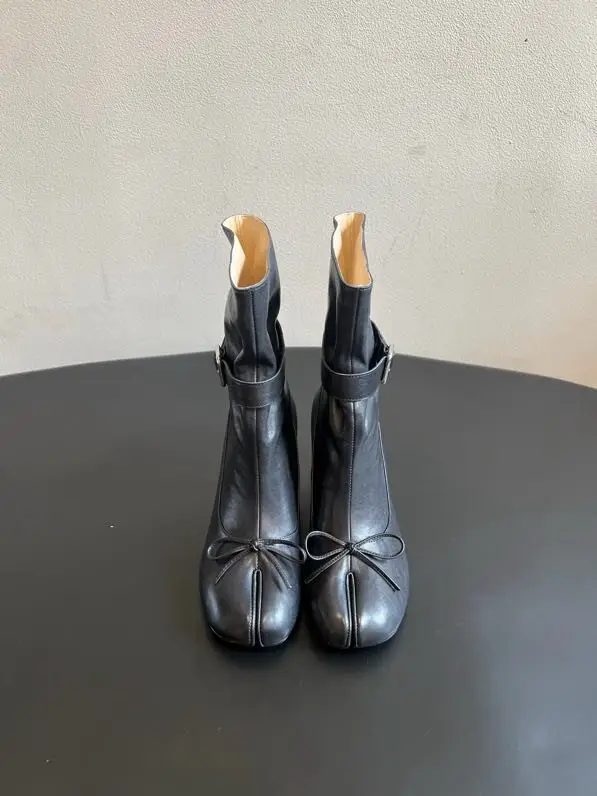 Maison Margiela MM6 Ботильоны Tabi с разрезным носком на танкетке — Фото 3